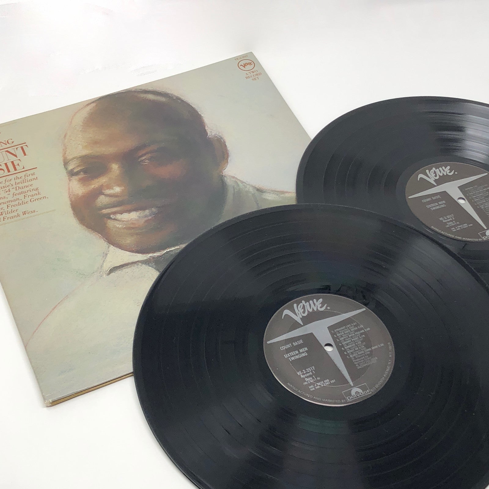 Count Basie SIXTEEN MEN SWINGING 2-LP Vinyl Records  VE-2-2517