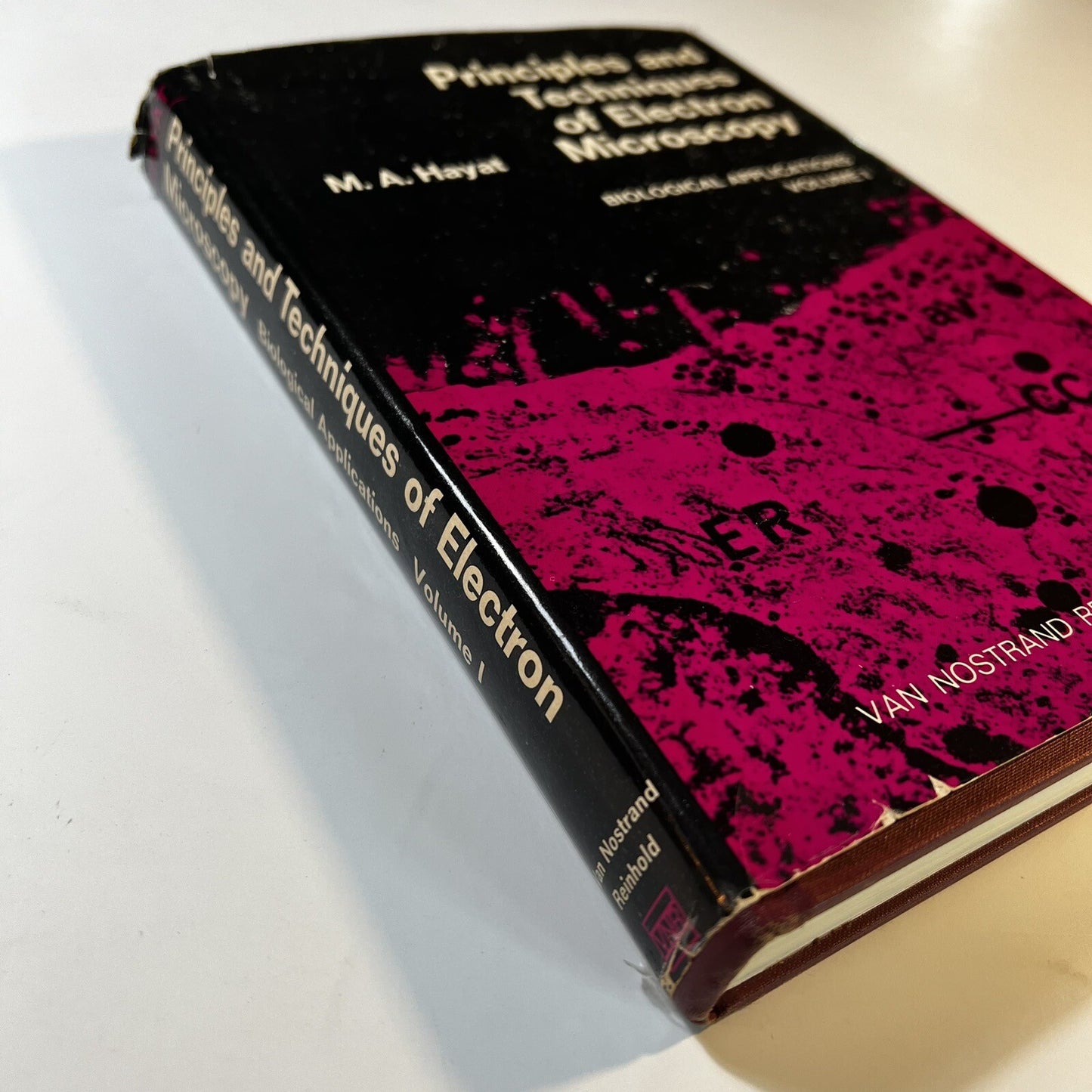 Principles and Techniques of Electron Microscopy VOL 1 by M.A. HAYAT