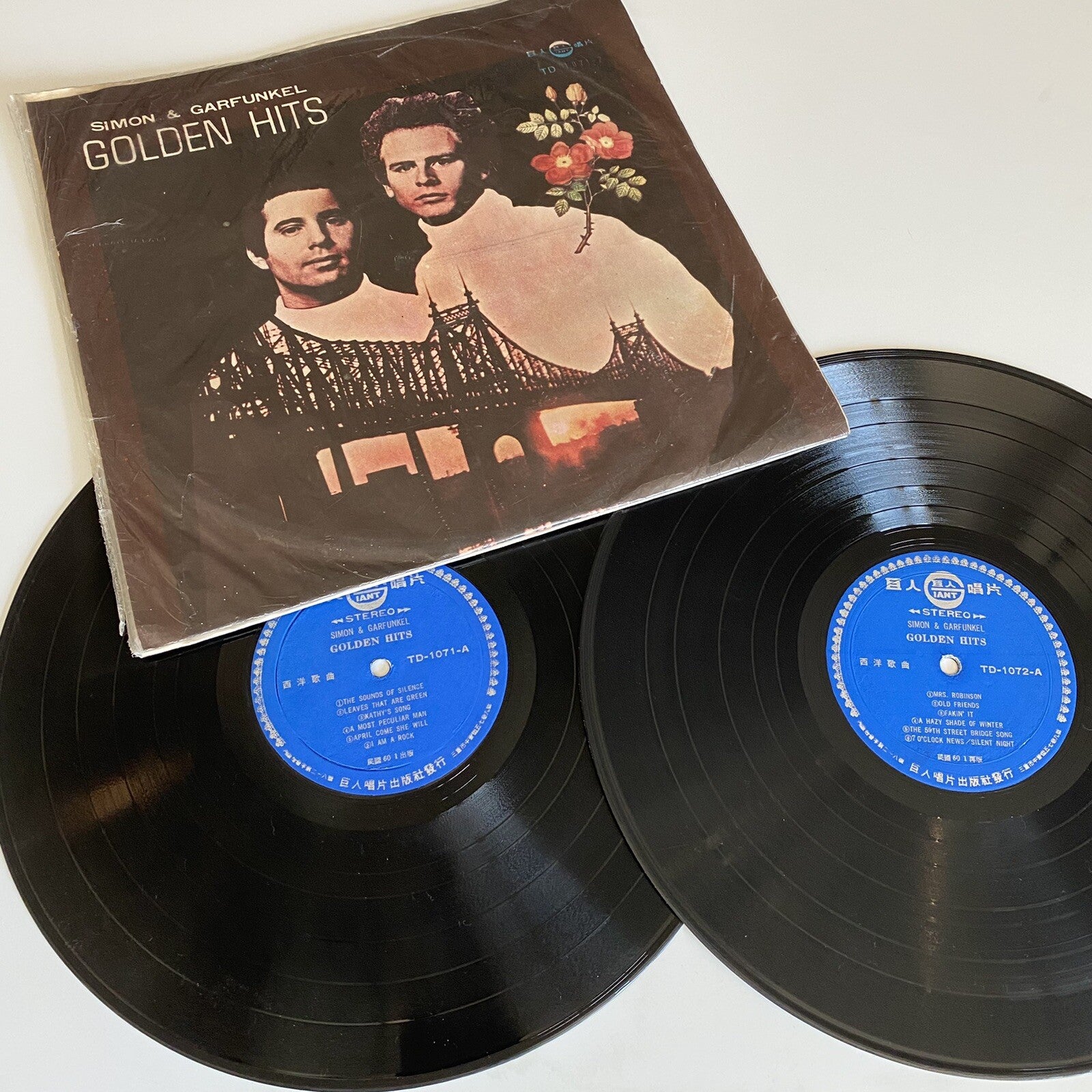 Simon & Garfunkel GOLDEN HITS Taiwanese Vinyl 2xLP Import Record VG+
