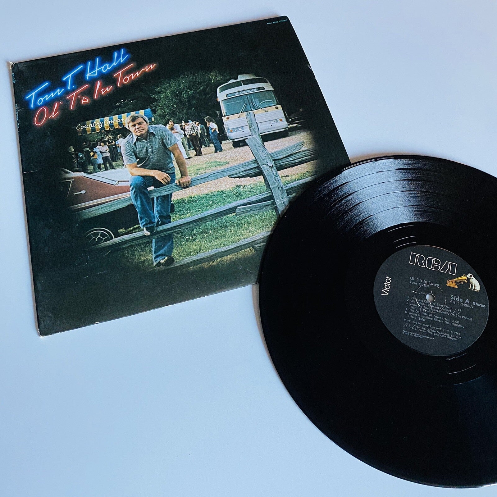 Tom T. Hall Ol’ T’S IN TOWN Vinyl LP Record VG+